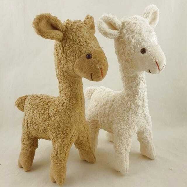 Ruda pliušinė lama